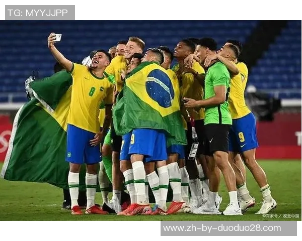 国外球迷热衷追随足球明星足迹 揭秘球员背后的粉丝文化与全球影响力 国外球迷热衷追随足球明星足迹 揭秘球员背后的粉丝文化与全球影响力