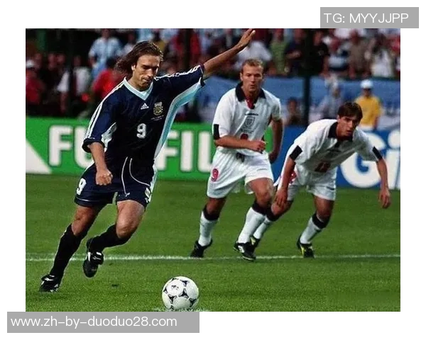 足球世界杯传奇瞬间回顾 每个经典时刻都载入史册的球星荣耀